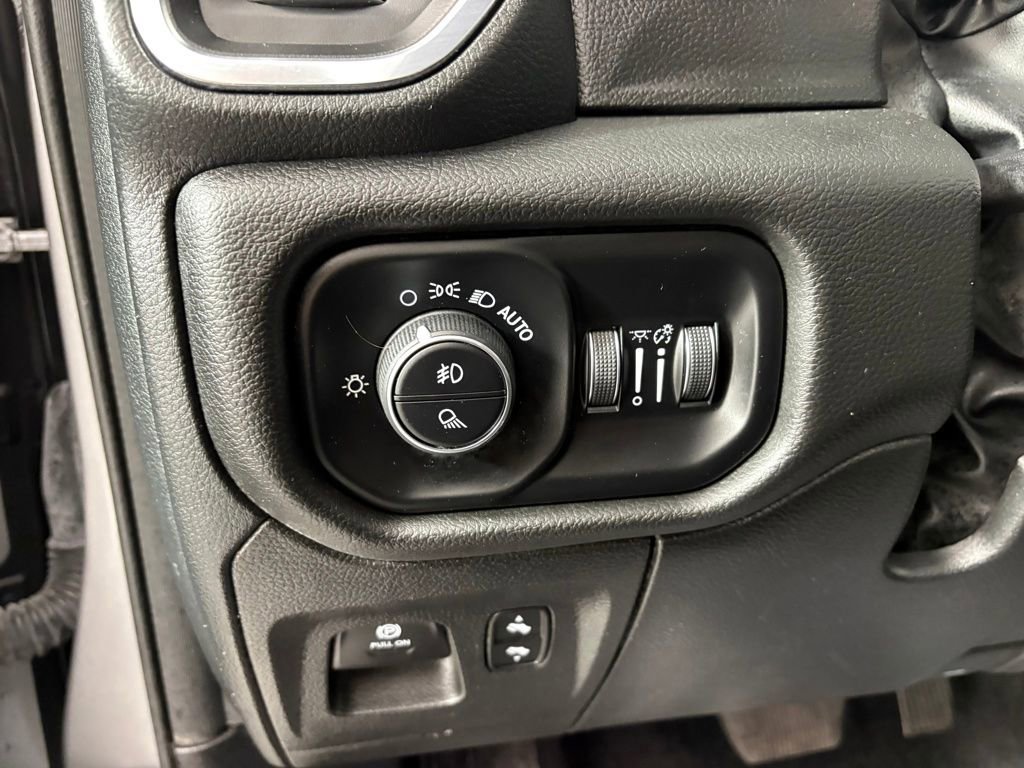 Used 2025 RAM 1500 Laramie AWD/4WD image 14