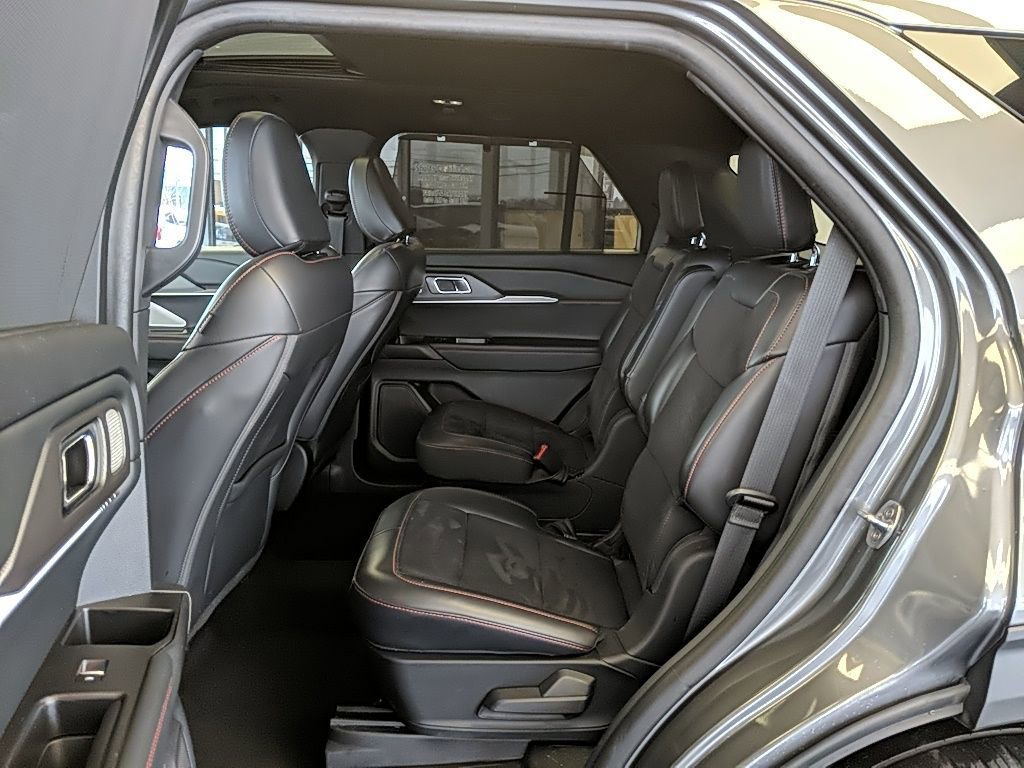 Certified 2025 Ford Explorer ST image 14