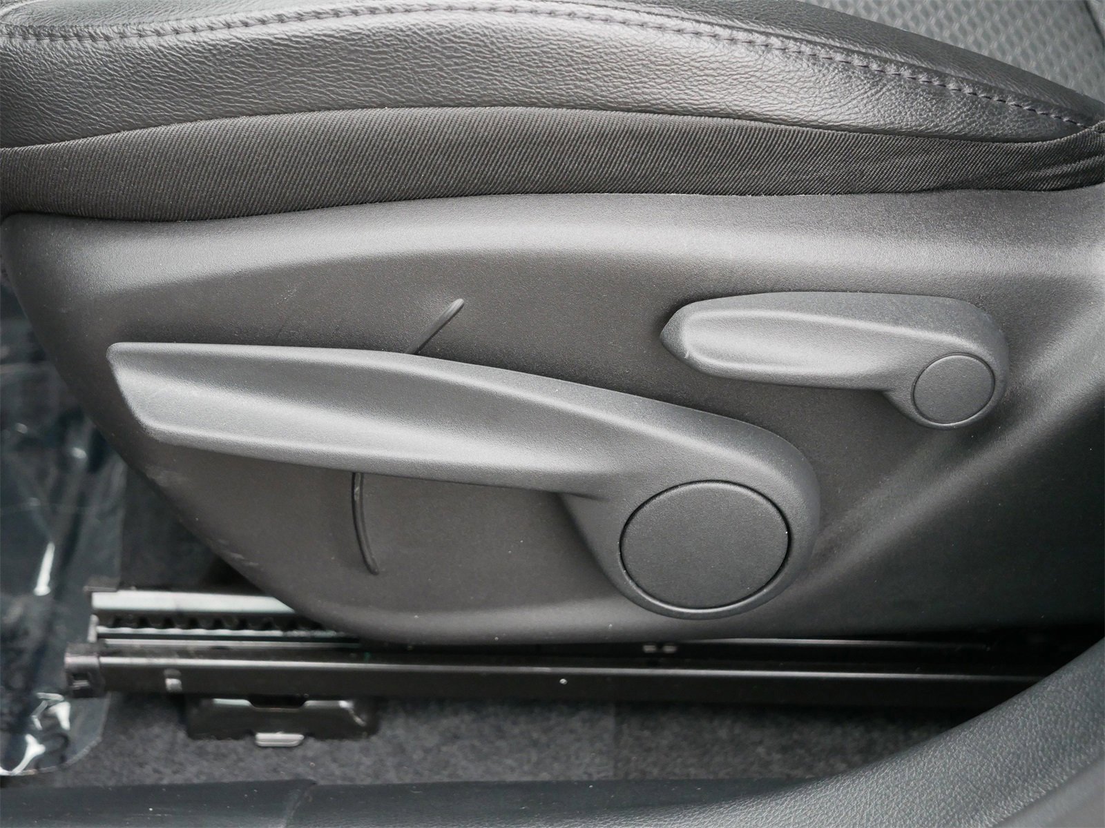 Used 2025 Jeep Compass Latitude w/ Altitude Special Edition image 13