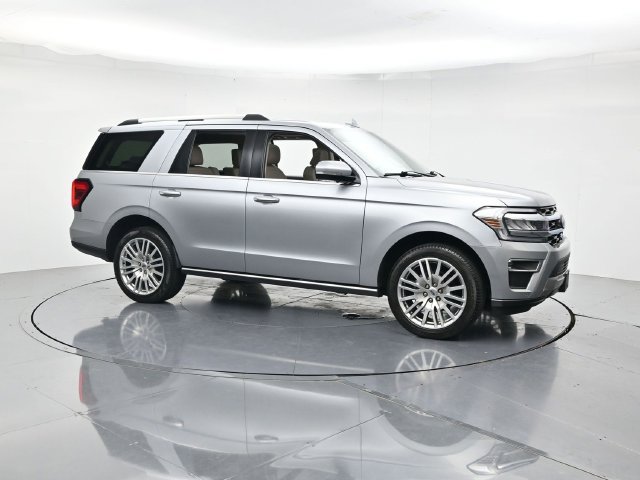 Certified 2024 Ford Expedition Limited RWD image 3