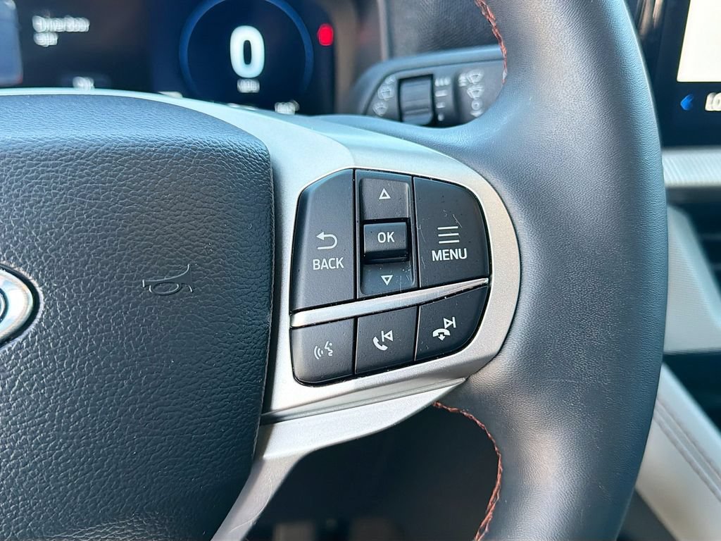 Certified 2025 Ford Explorer Active w/ Active Comfort Package AWD/4WD image 13