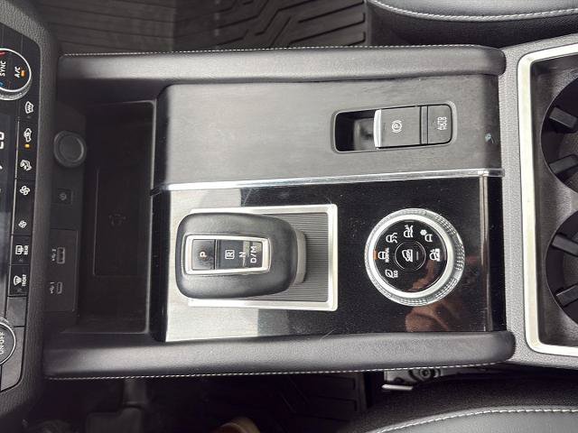 Used 2024 Mitsubishi Outlander SE AWD/4WD image 24
