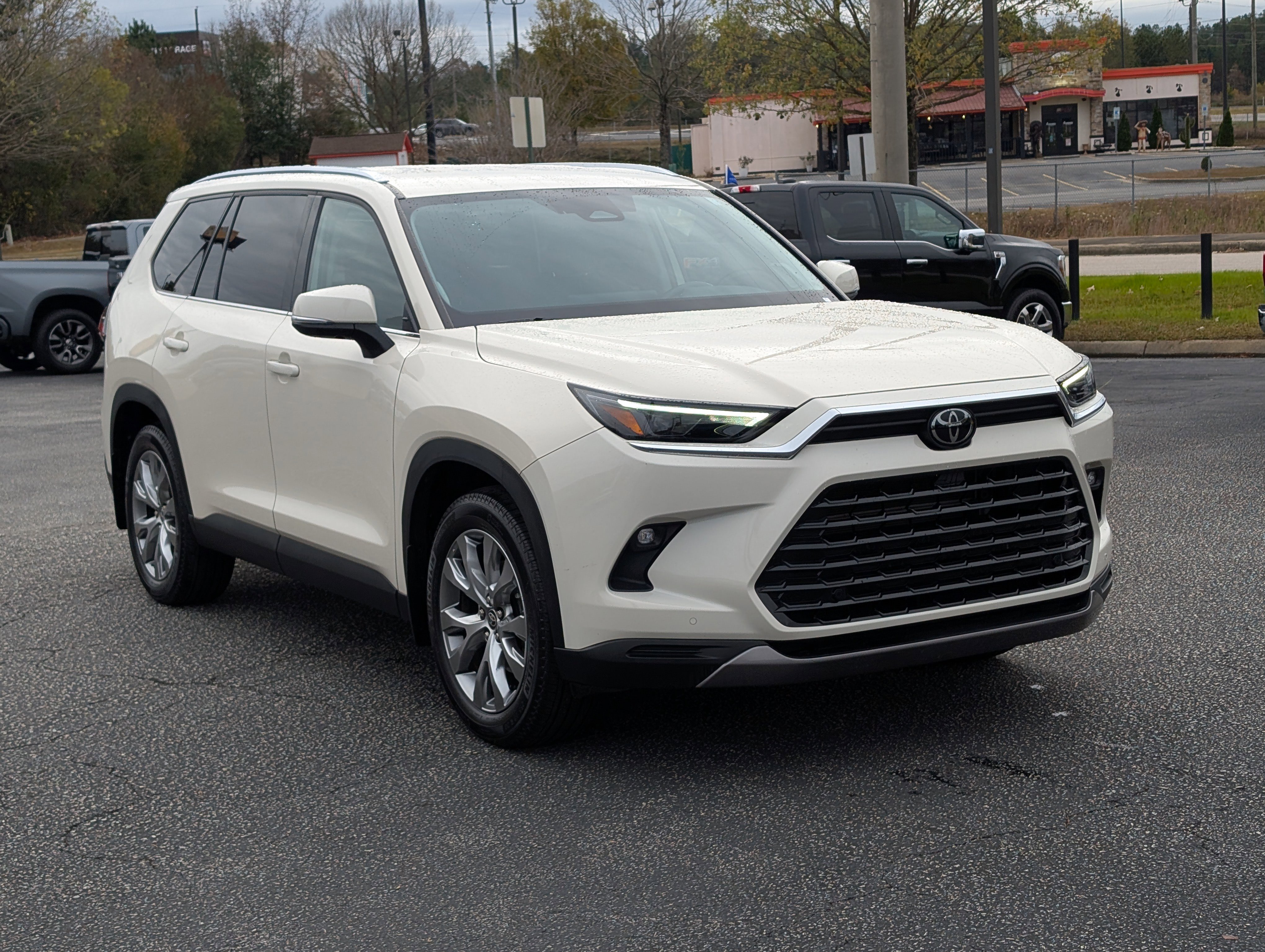 Used 2024 Toyota Grand Highlander Limited image 4