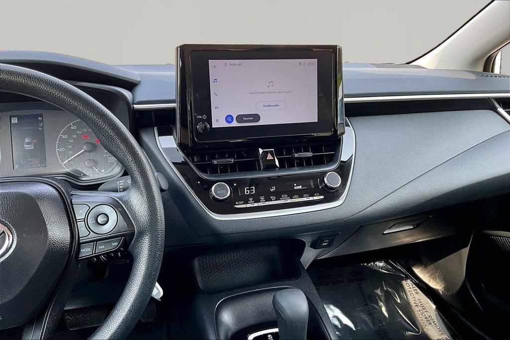 Used 2025 Toyota Corolla LE FWD image 6