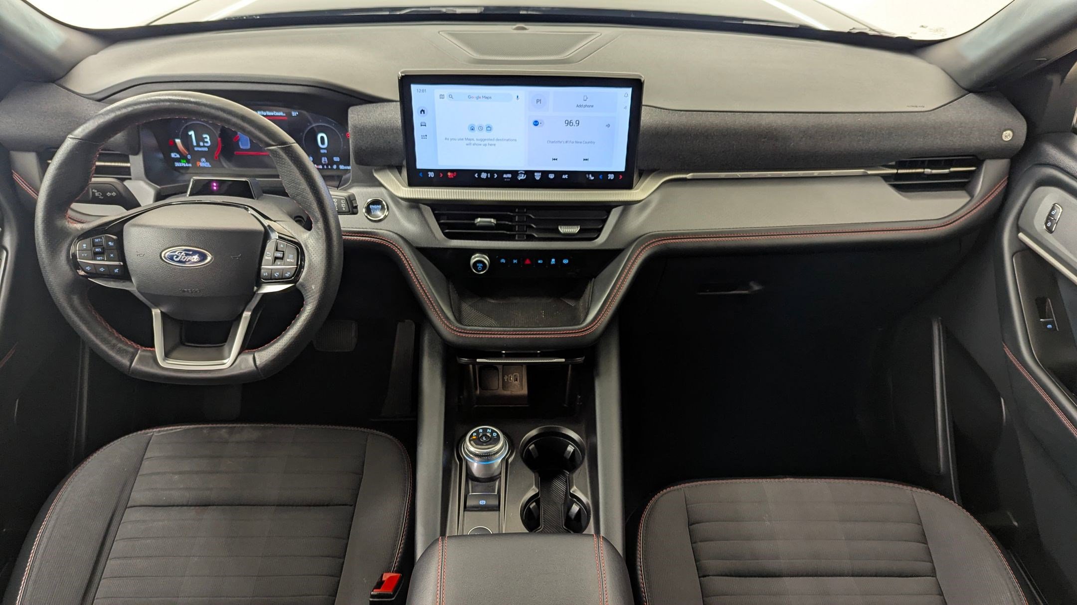 Certified 2025 Ford Explorer ST-Line w/ ST-Line Street Pack image 15