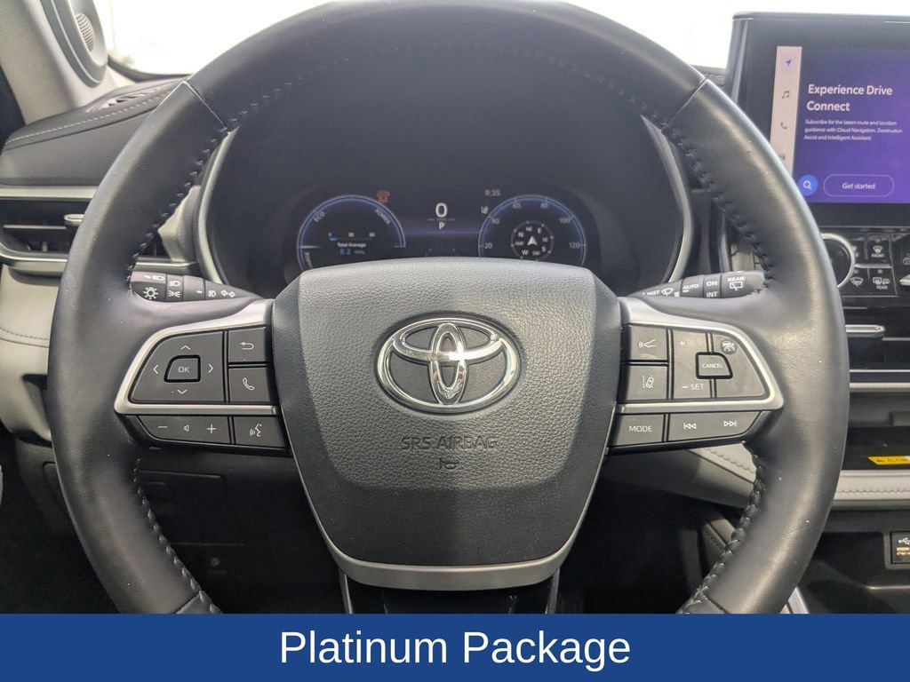 Used 2023 Toyota Highlander Platinum image 28
