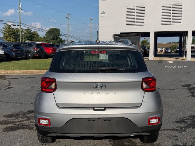 Used 2025 Hyundai Venue SEL FWD image 4