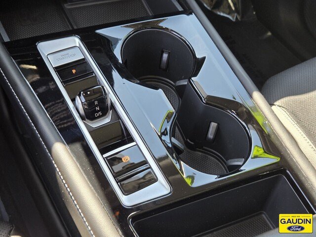 Used 2024 Volkswagen Atlas SE w/ Panoramic Sunroof Package FWD image 25
