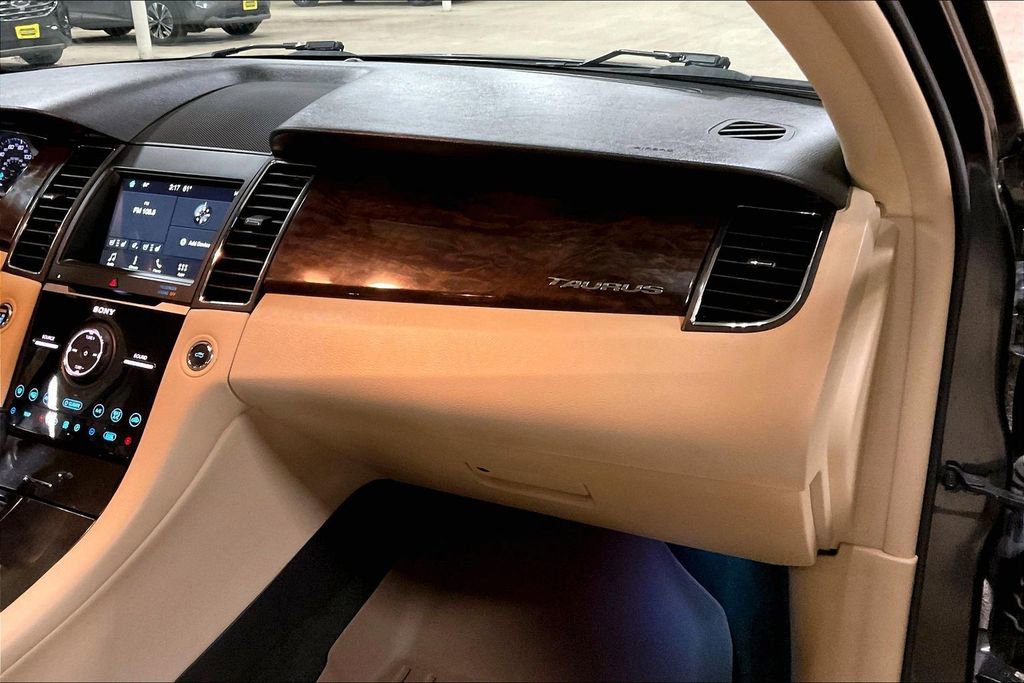 Certified 2017 Ford Taurus Limited image 15