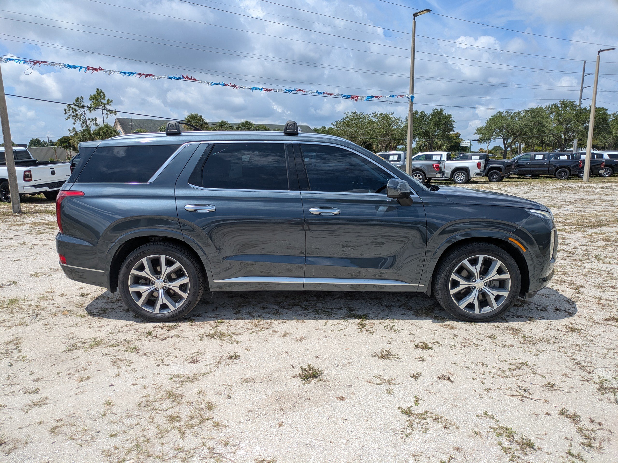 Used 2022 Hyundai Palisade Limited FWD image 3
