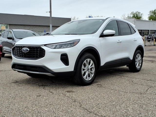 Certified 2023 Ford Escape Active w/ Tech Pack #2 AWD/4WD image 3