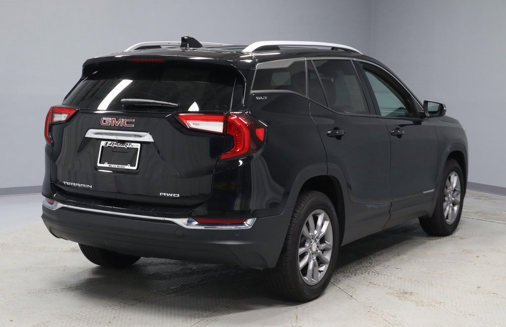Used 2022 GMC Terrain SLT w/ LPO, Floor Liner Package image 5