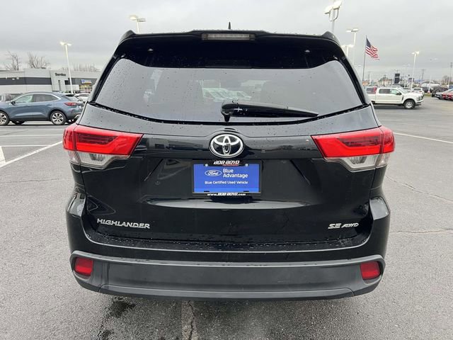 Used 2018 Toyota Highlander SE image 4