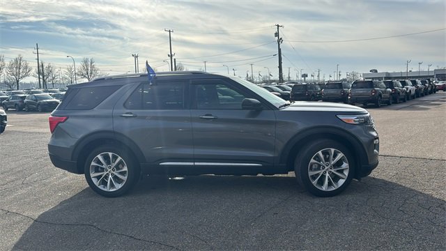 Certified 2023 Ford Explorer Platinum w/ Class IV Trailer Tow Package image 3