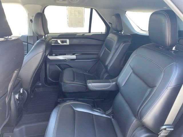 Certified 2021 Ford Explorer XLT w/ Equipment Group 202A AWD/4WD image 5