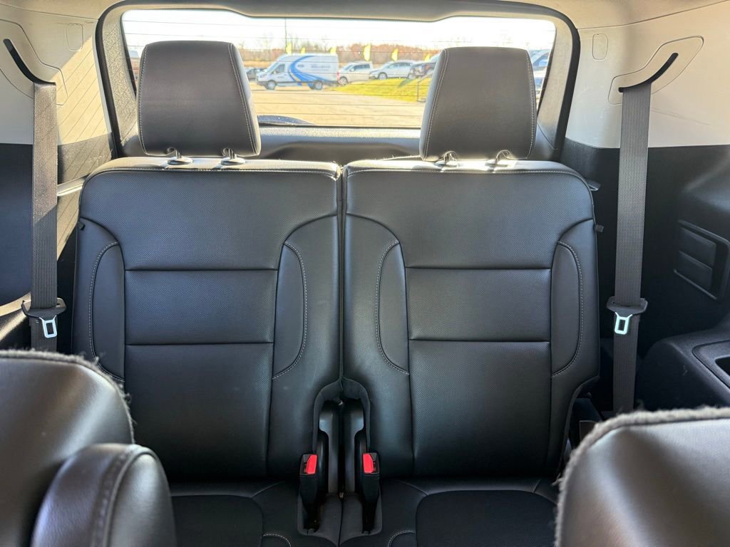 Used 2023 GMC Acadia SLT image 22