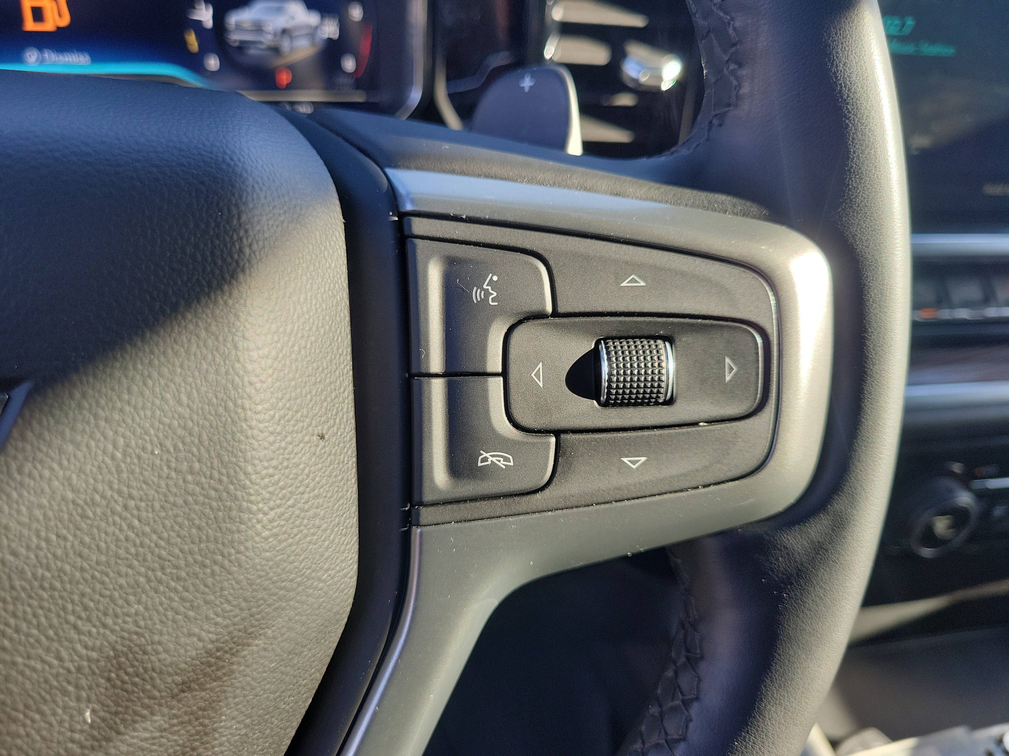 Used 2025 Chevrolet Silverado 1500 RST AWD/4WD image 7