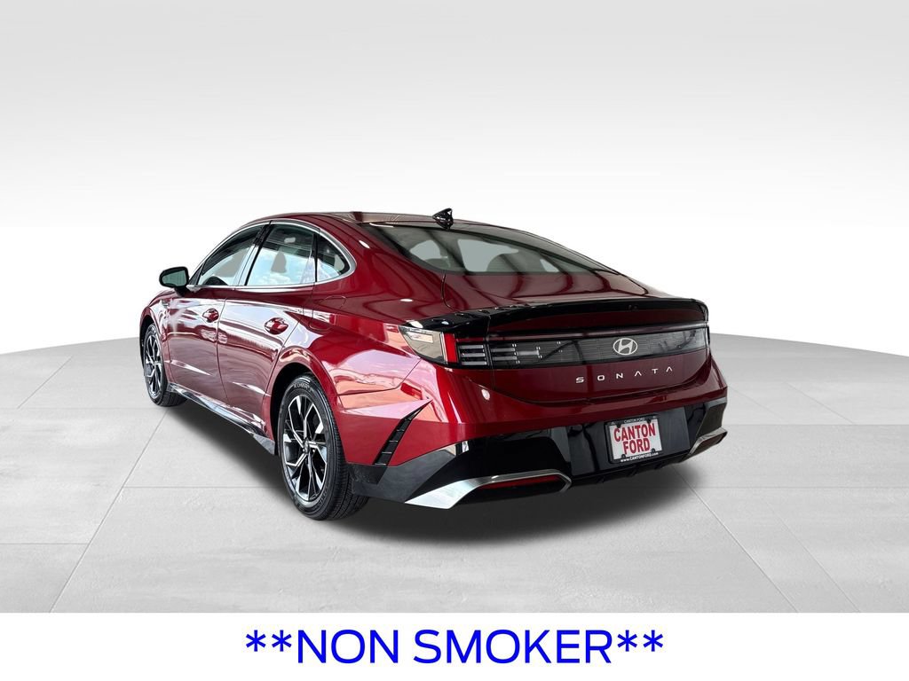 Used 2025 Hyundai Sonata SEL FWD image 4