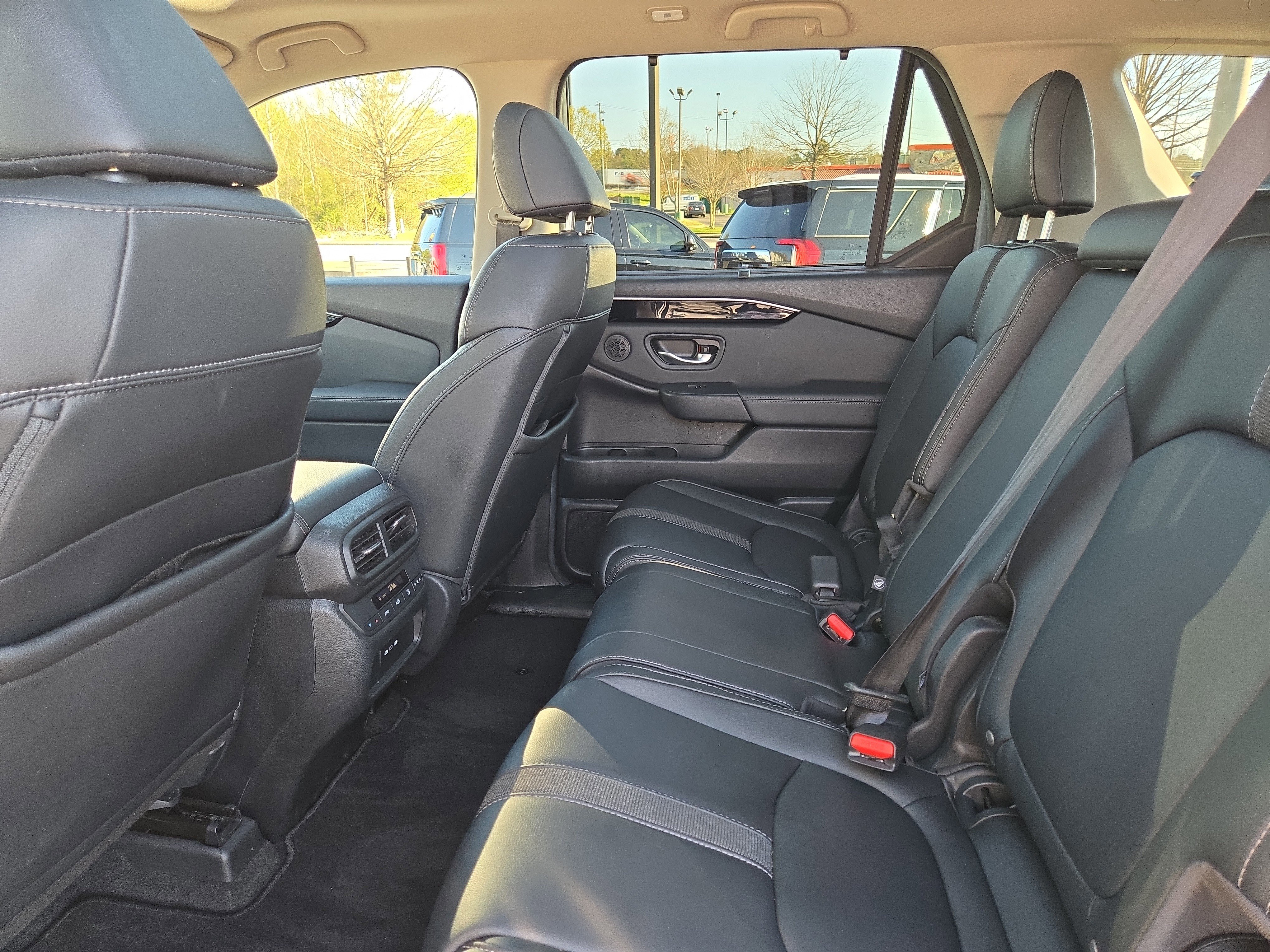 Used 2024 Honda Pilot Touring image 14