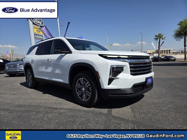 Used 2025 Chevrolet Traverse LT AWD/4WD image 1