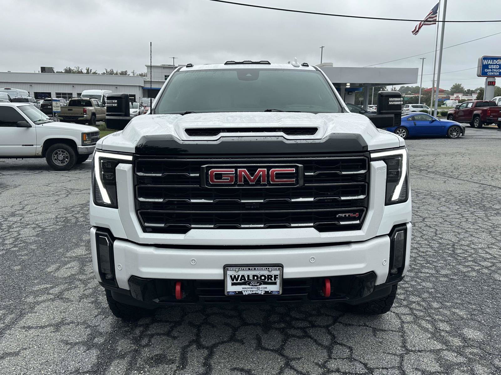 Used 2024 GMC Sierra 2500 AT4 w/ AT4 Premium Plus Package AWD/4WD image 2