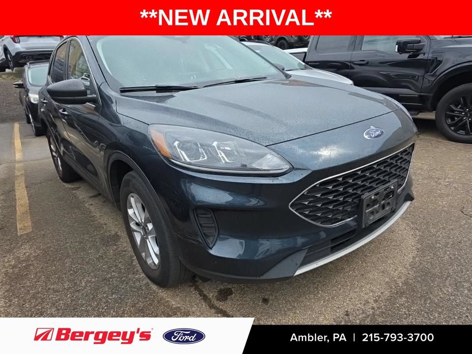 Certified 2022 Ford Escape SE w/ Convenience Package AWD/4WD image 1