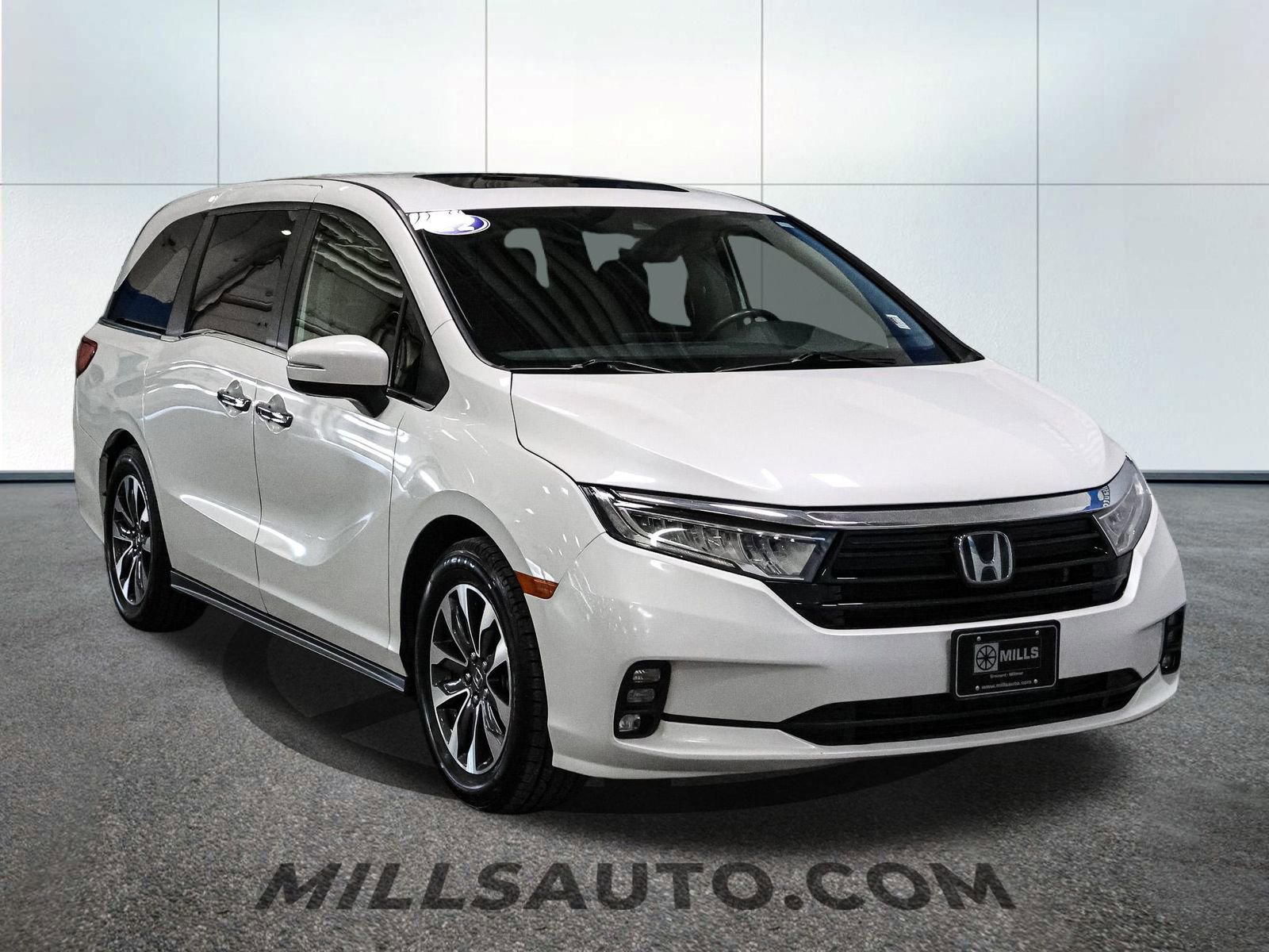 Used 2022 Honda Odyssey EX-L image 2