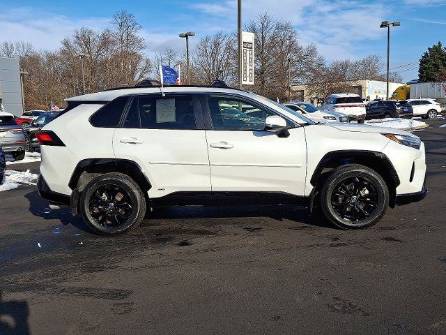 Used 2023 Toyota RAV4 SE image 7