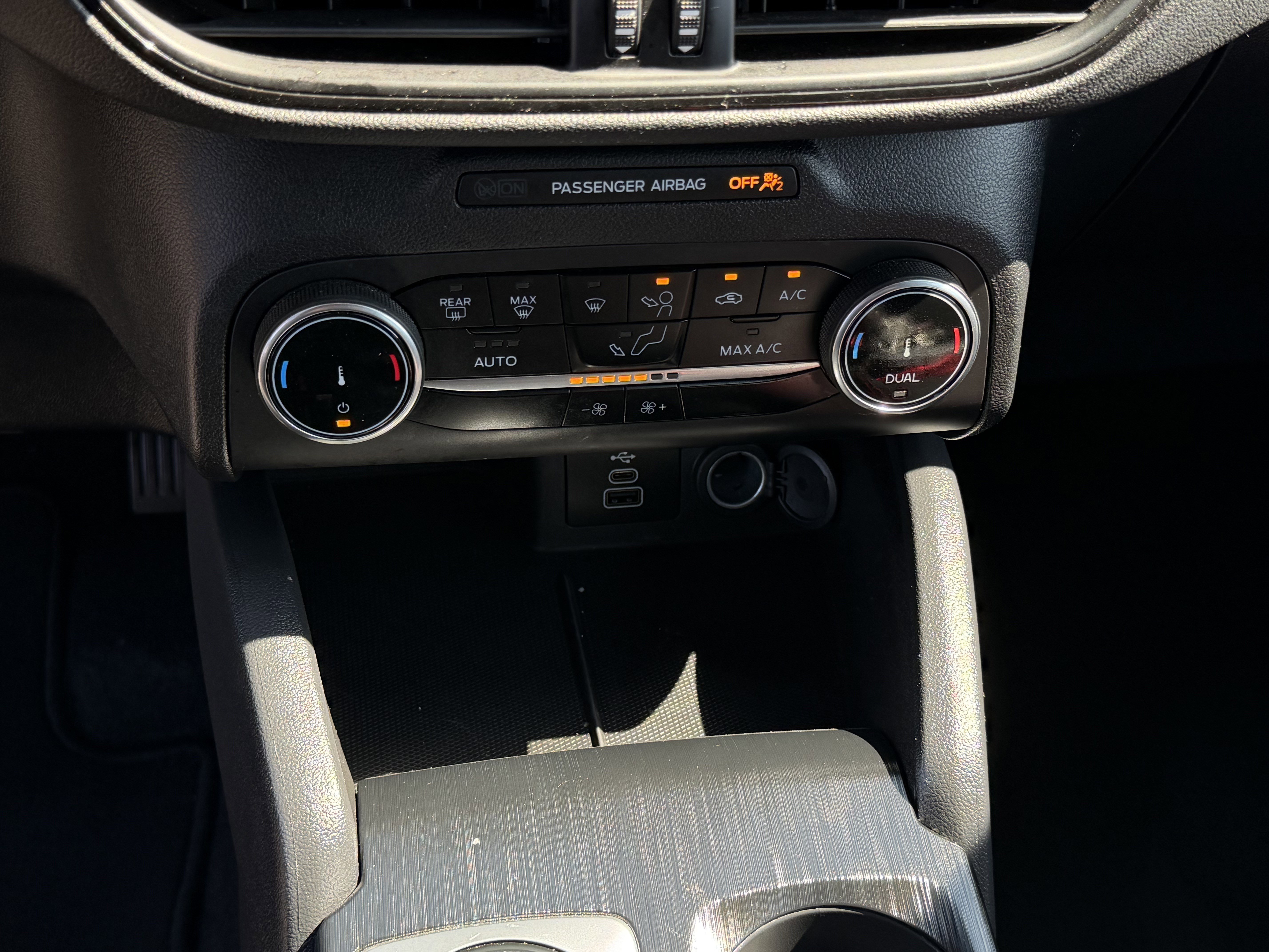 Certified 2025 Ford Escape ST-Line AWD/4WD image 22