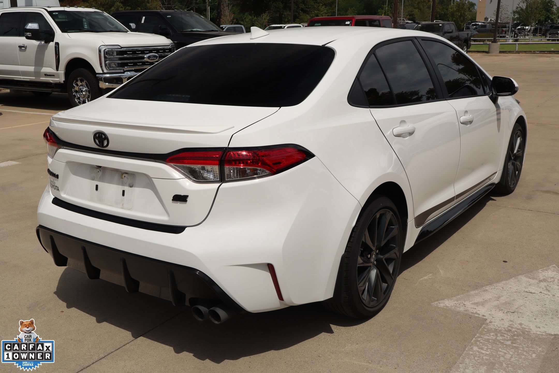 Used 2025 Toyota Corolla SE FWD image 3