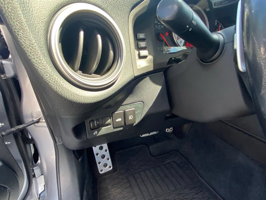 Used 2017 Toyota 86 RWD image 12