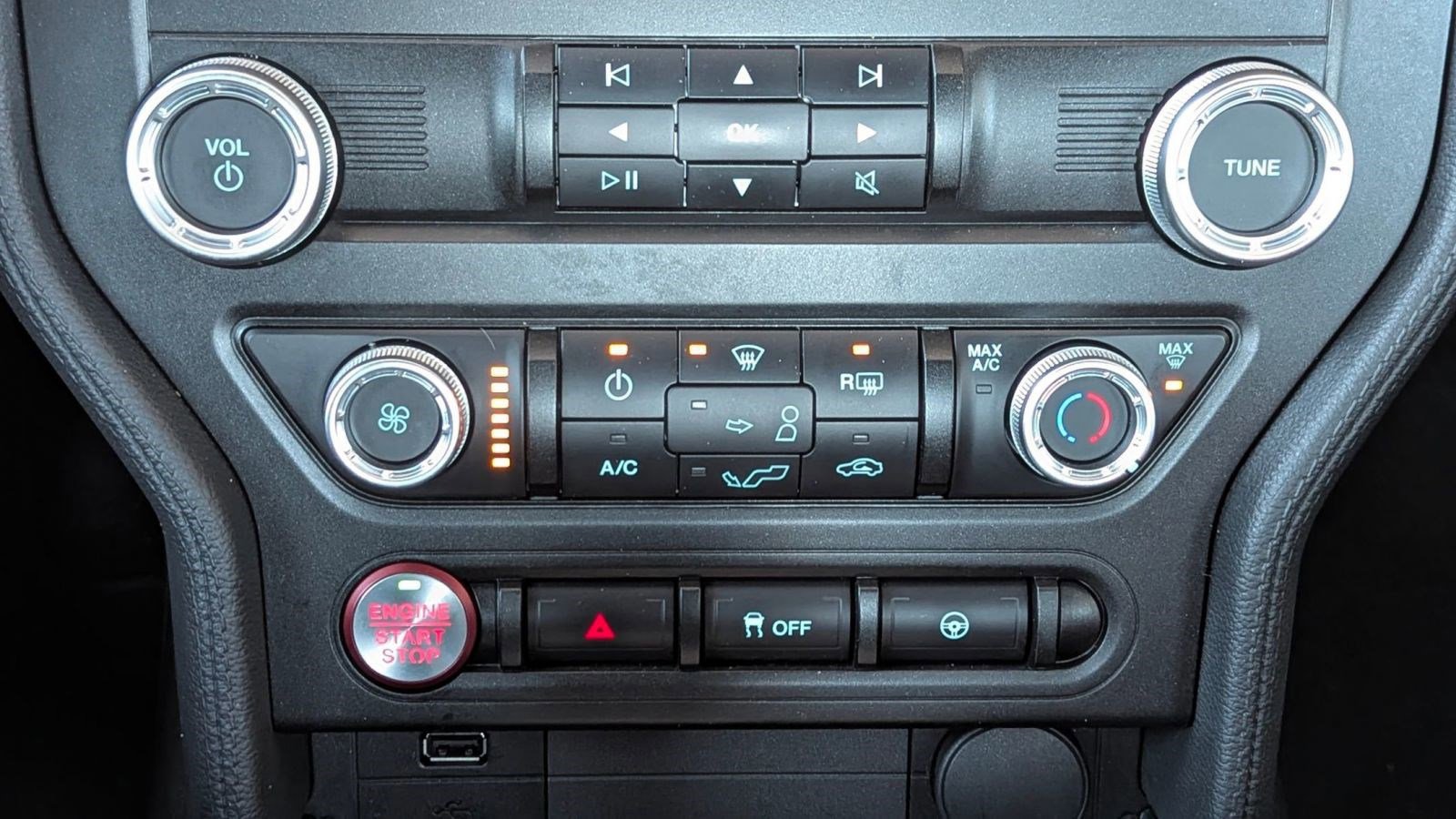 Certified 2019 Ford Mustang GT w/ GT Performance Package image 26