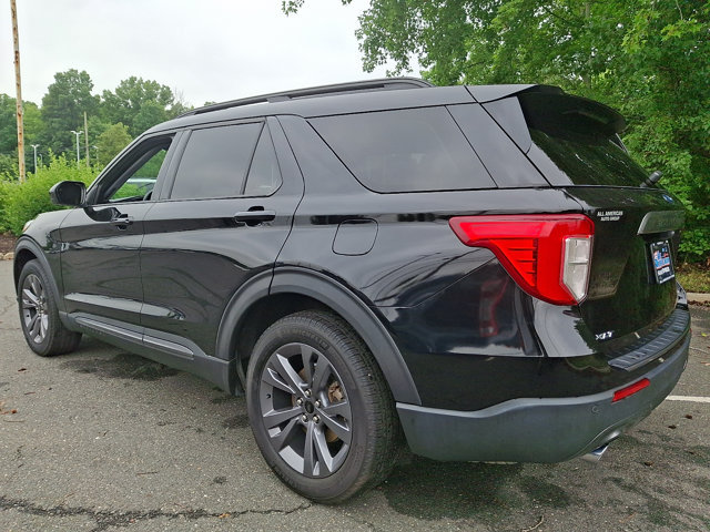 Certified 2022 Ford Explorer XLT w/ Equipment Group 202A AWD/4WD image 5