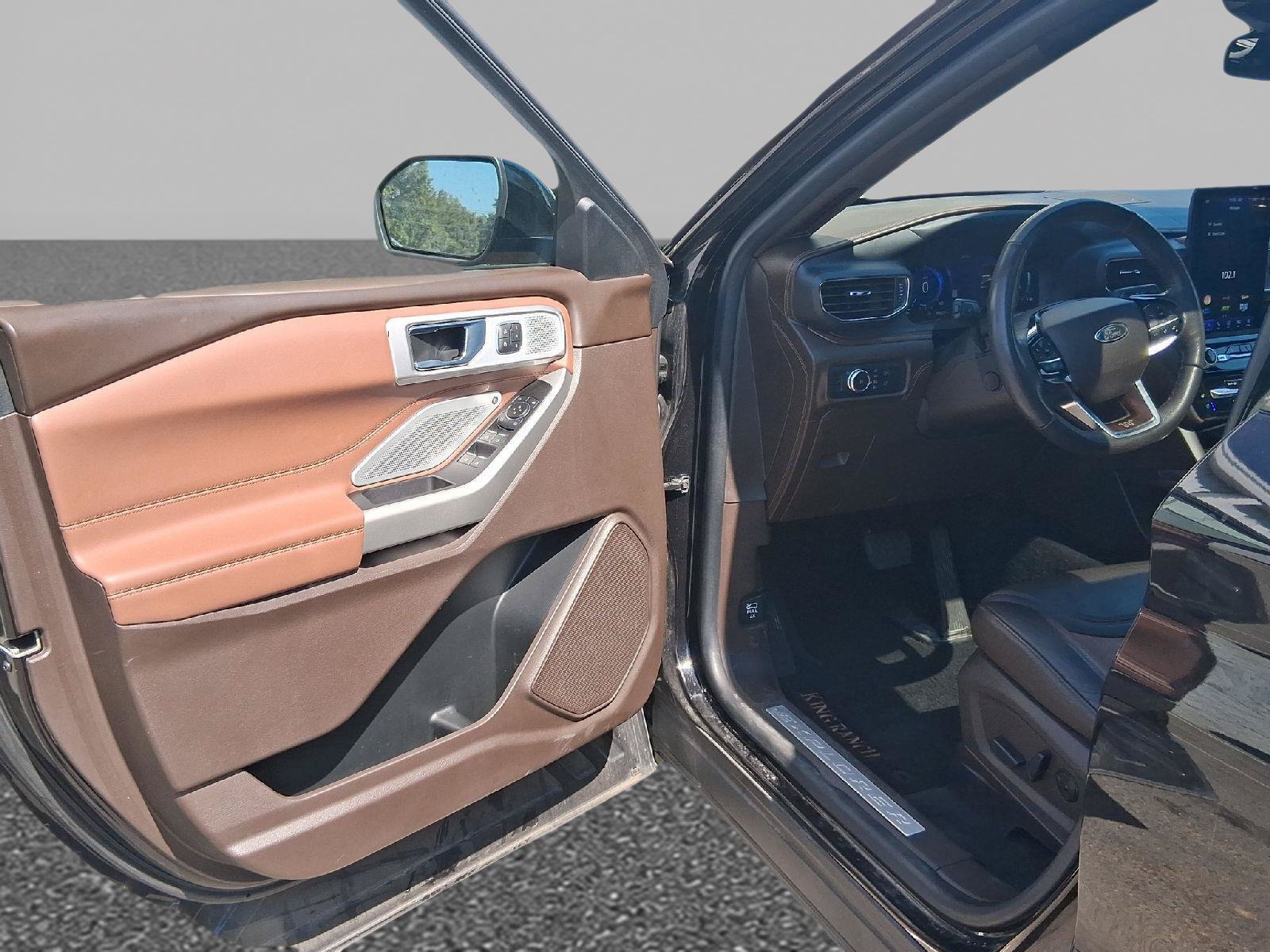 Certified 2022 Ford Explorer King Ranch w/ Premium Technology Package AWD/4WD image 22