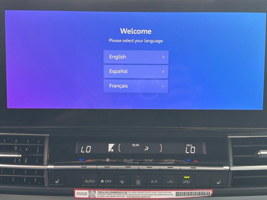 Used 2026 Toyota Sienna XLE FWD image 28