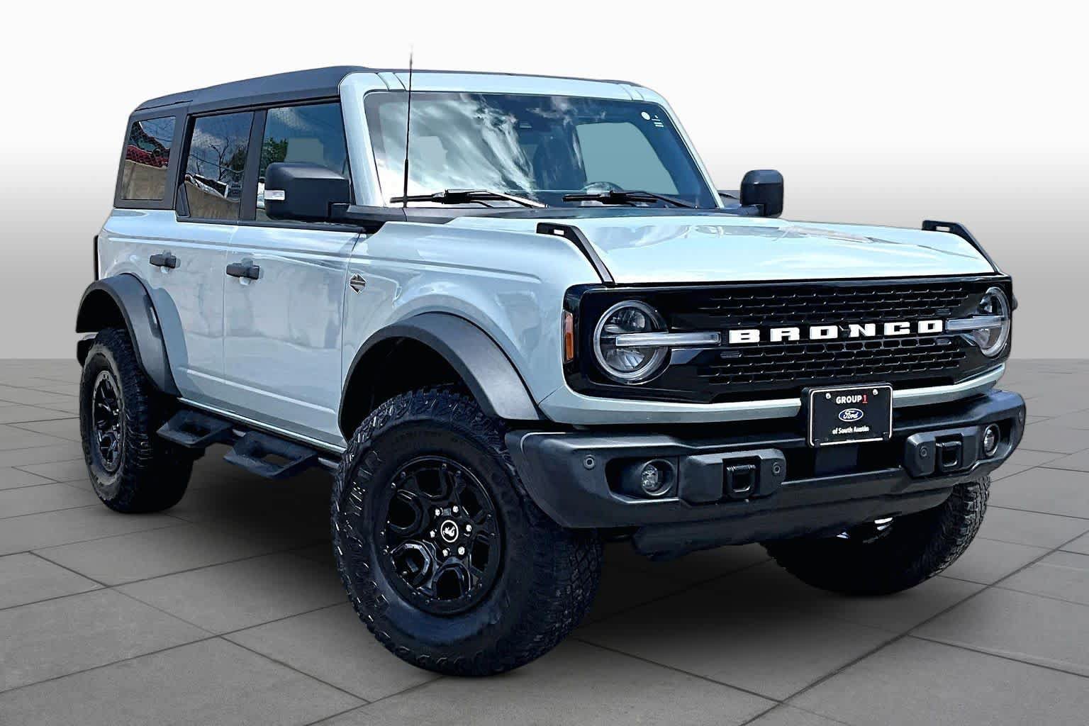 Certified 2023 Ford Bronco Wildtrak AWD/4WD image 3