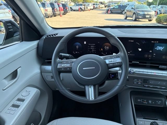 Used 2025 Hyundai Kona SEL AWD/4WD image 19
