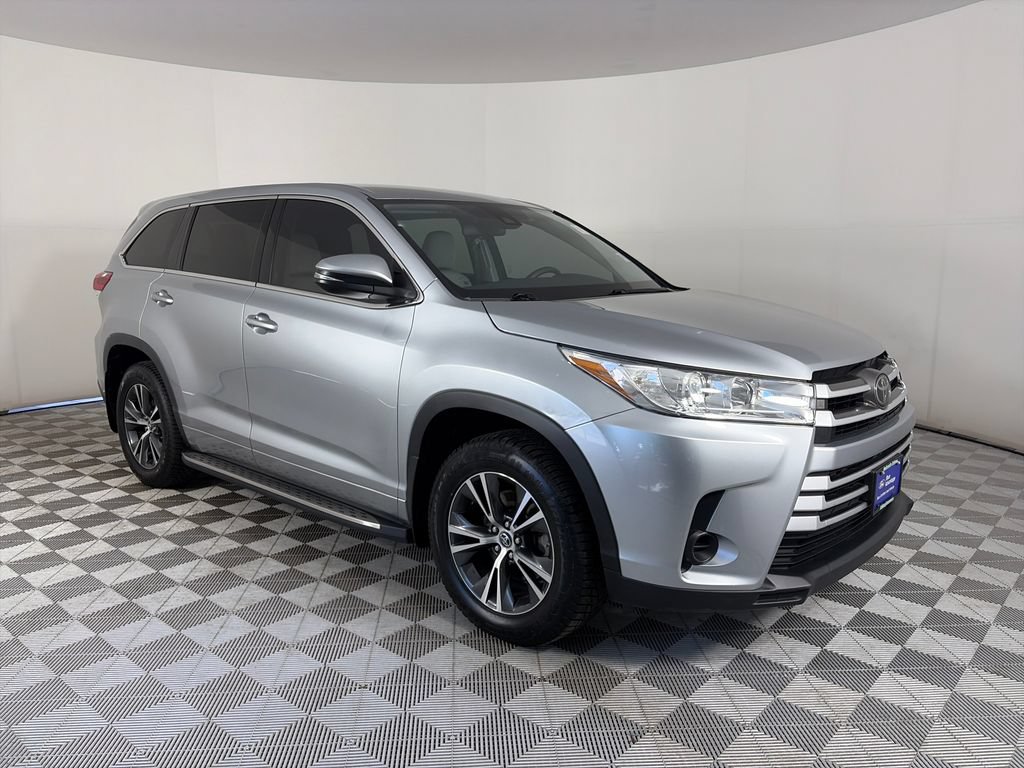 Used 2017 Toyota Highlander LE