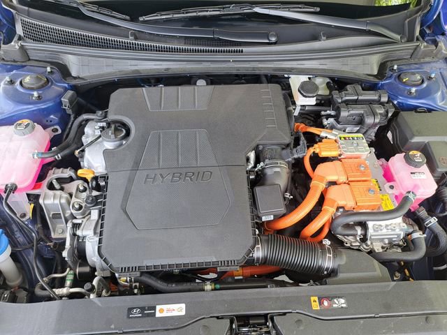 Used 2025 Hyundai Elantra Hybrid image 25