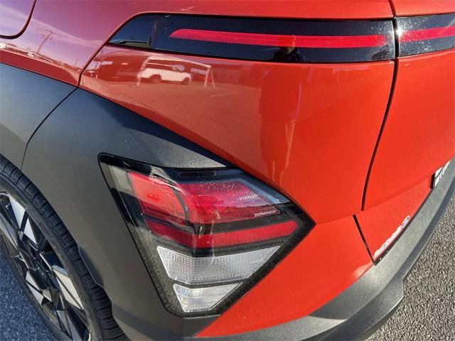 Used 2024 Hyundai Kona SEL image 11