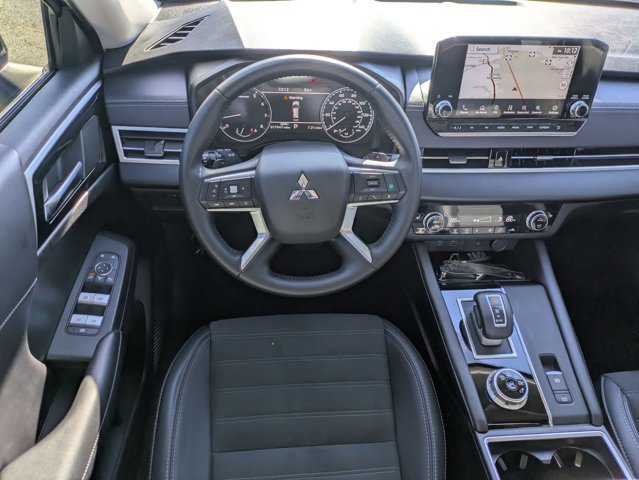 Used 2024 Mitsubishi Outlander SE Black Edition image 30