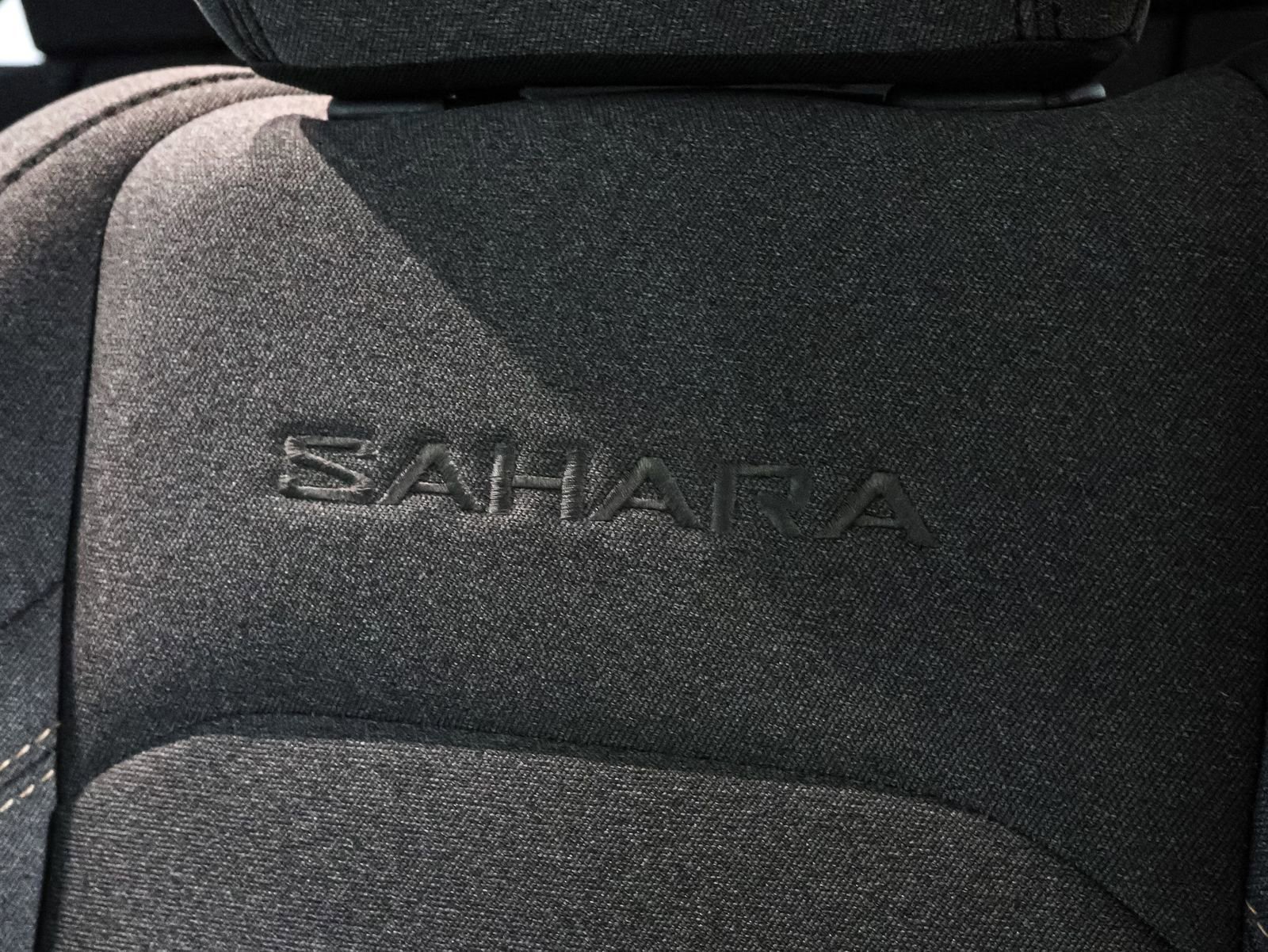 Used 2024 Jeep Wrangler Sahara image 20