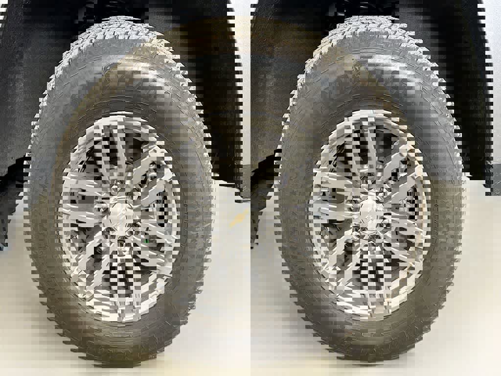 Used 2023 Chevrolet Colorado LT w/ LT Convenience Package II image 8