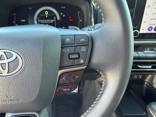 Used 2025 Toyota Camry SE w/ Convenience Package FWD image 15