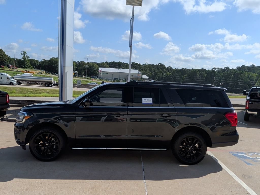 Certified 2023 Ford Expedition Max XLT RWD image 6