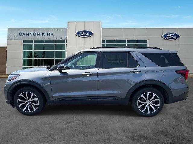 Certified 2025 Ford Explorer ST-Line AWD/4WD image 4