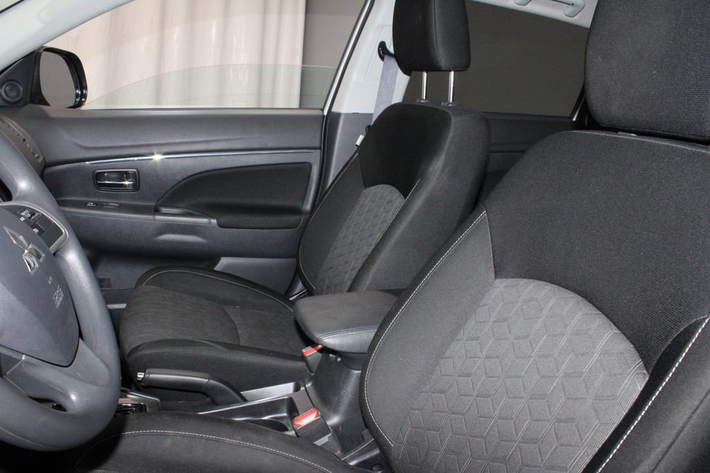 Used 2024 Mitsubishi Outlander Sport ES AWD/4WD image 25