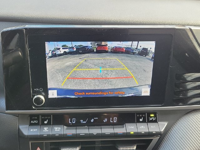 Used 2025 Toyota Camry SE w/ Convenience Package FWD image 30