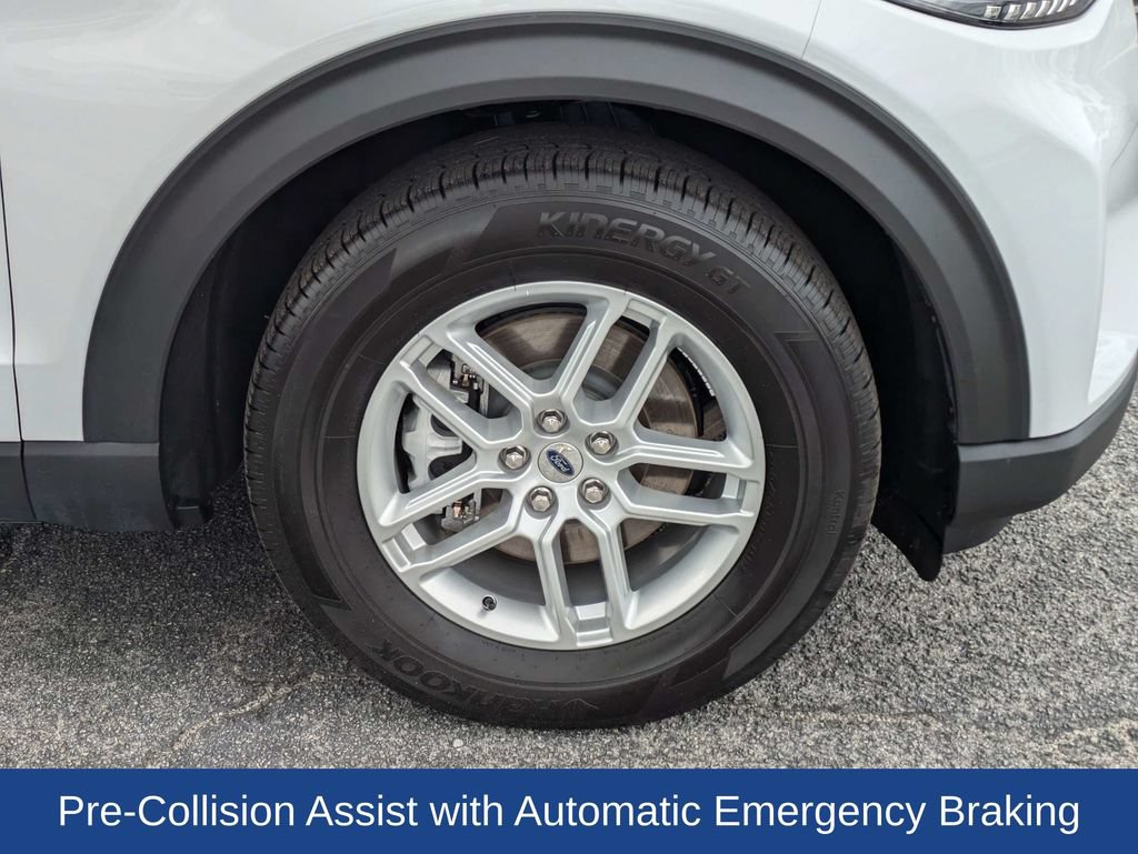 Certified 2026 Ford Explorer Active RWD image 11