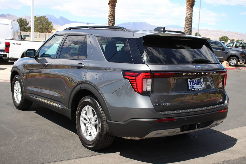 Certified 2025 Ford Explorer Active w/ Active Comfort Package RWD image 5